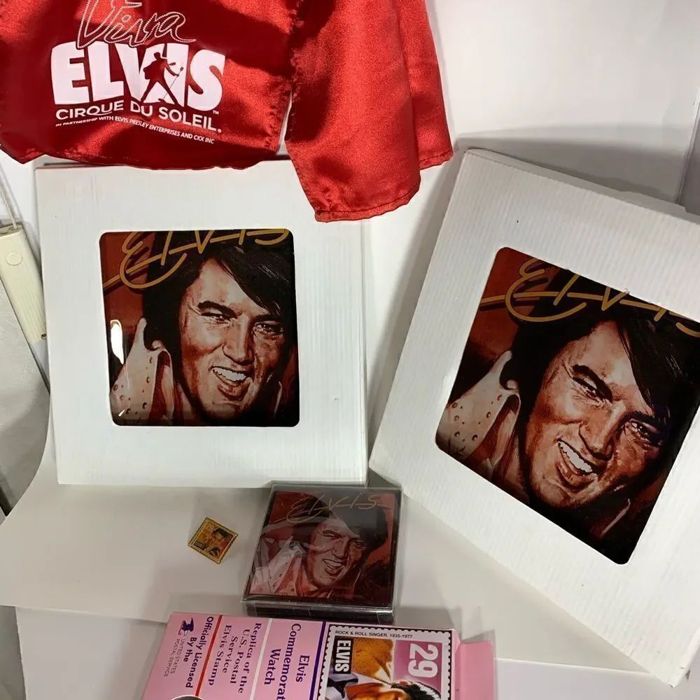ELVIS Cirque D Soleil Red Scarf Square Plates Welcome Coasters Watch Pin 6 Piece